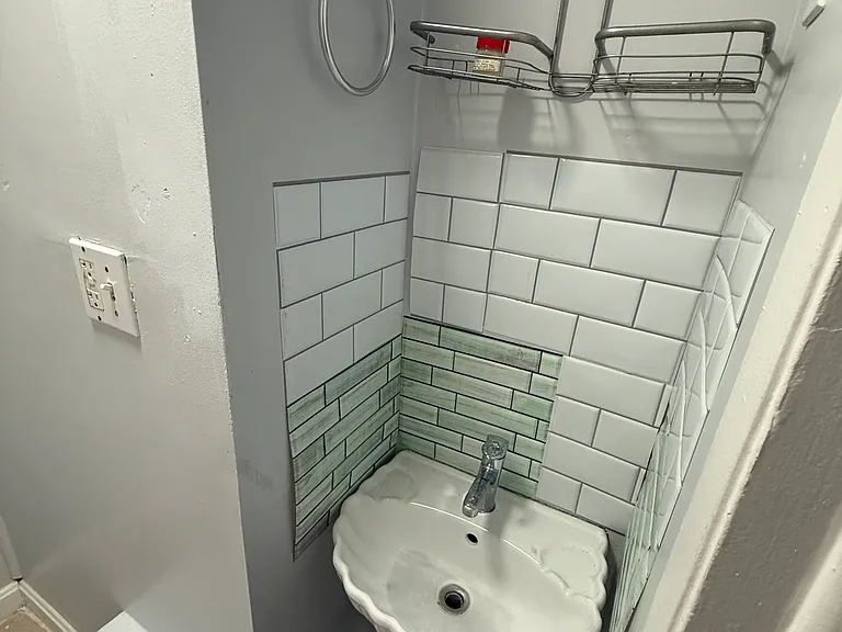 87 Penn St #2F — Photo 6