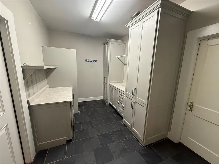 1660 Laurel St — Photo 11