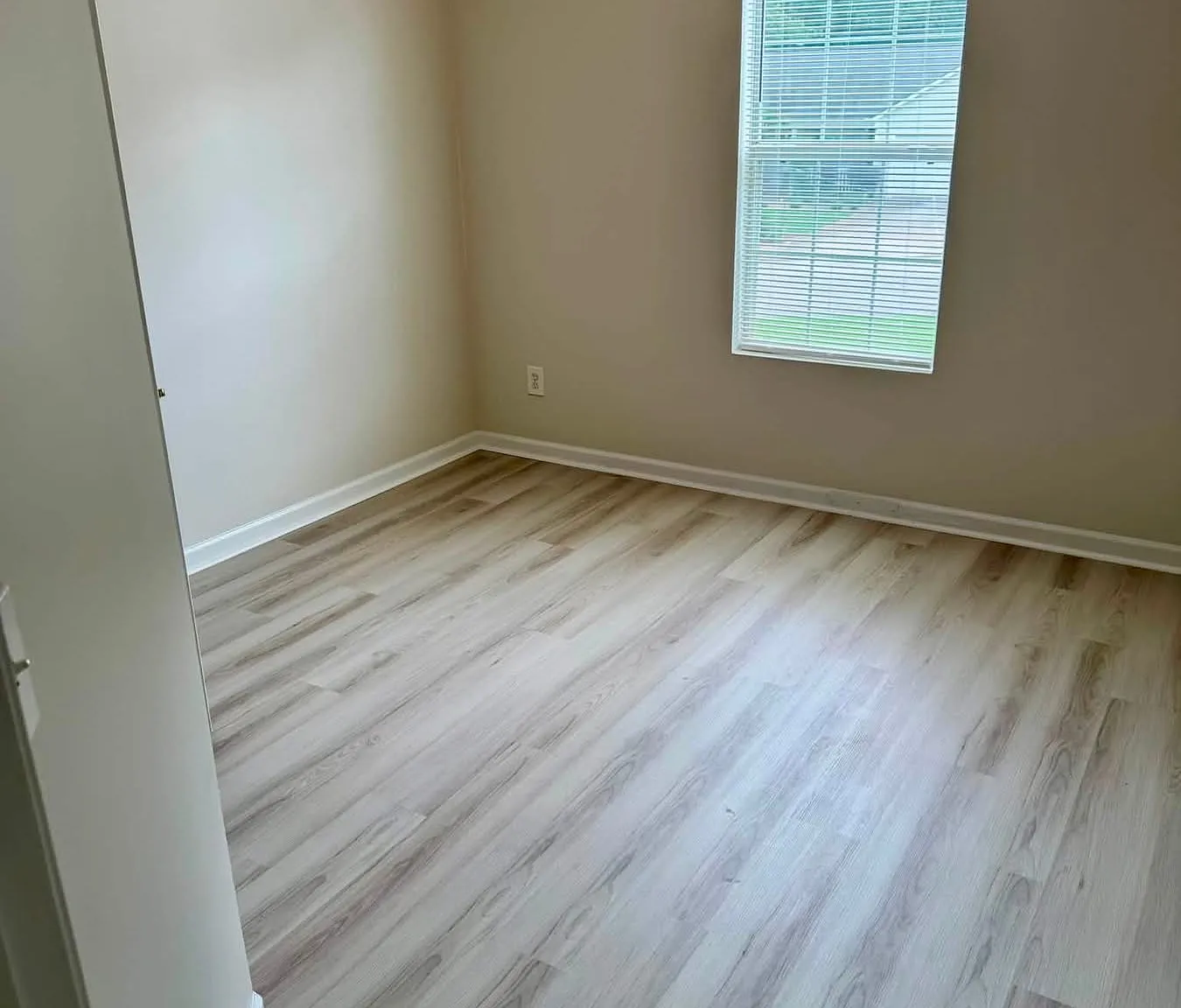 3 bed, 1292 sqft, $2,000 — Photo 3