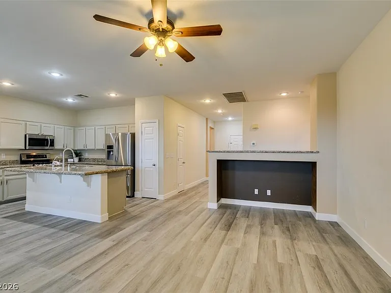172 Mount Earl Ave — Photo 6