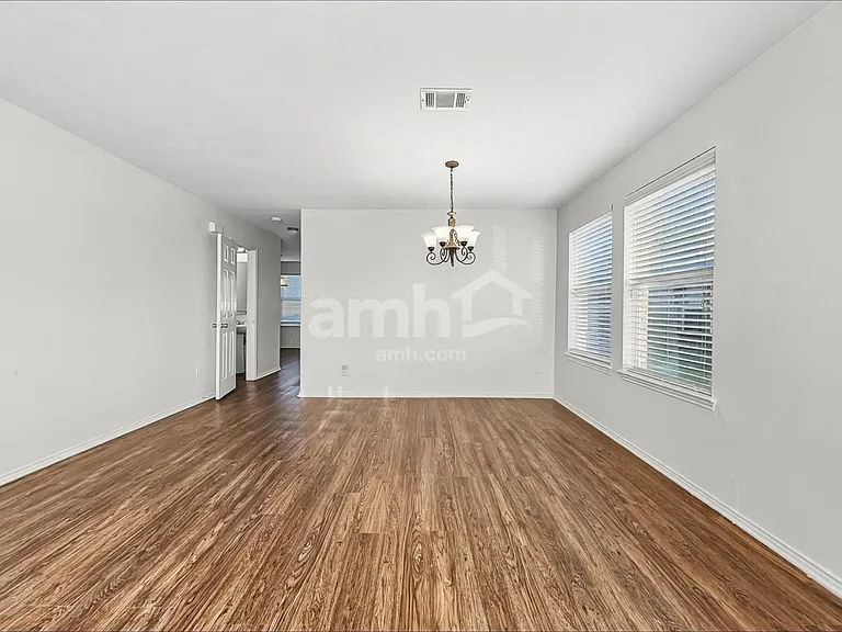 48 Daisy Dr — Photo 8