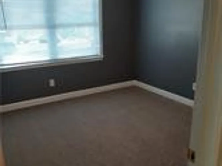 101B Laura Ln — Photo 8
