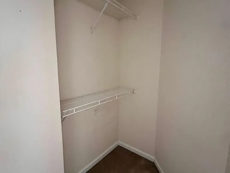 6021 Cullen Dr — Photo 17