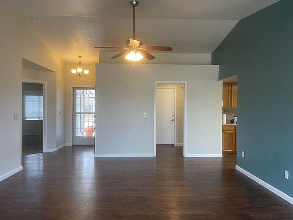 4th image of 205 Carlene Dr