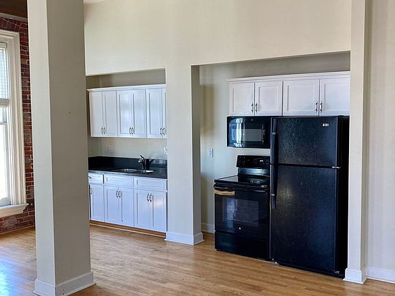 3rd image of 433 G St APT 302