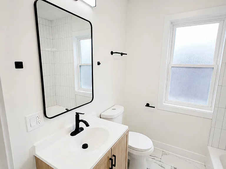 6807 S Artesian Ave #2 — Photo 12