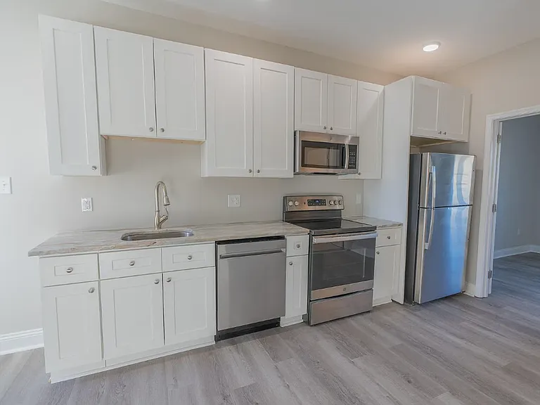 1514 West Girard Ave — Photo 3