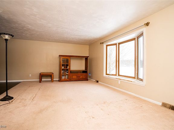 5th image of 15146 Leffingwell Rd