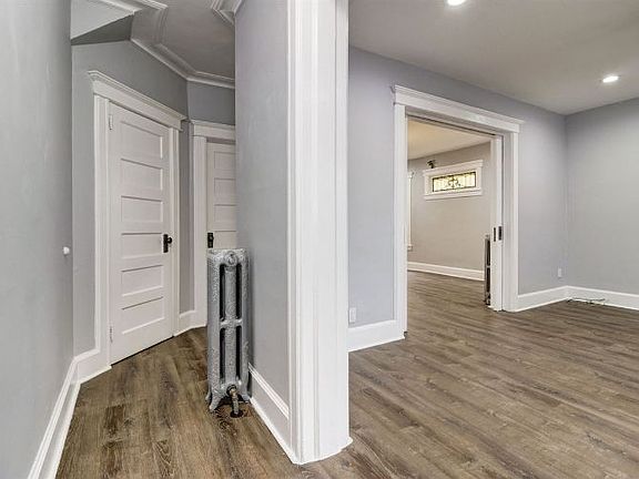 5th image of 8 Garrison Ave #1