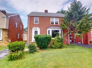 2176 Fenwick Rd, University Heights, OH 44118