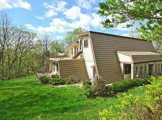 18017 NW Jade Ct, Parkville, MO 64152