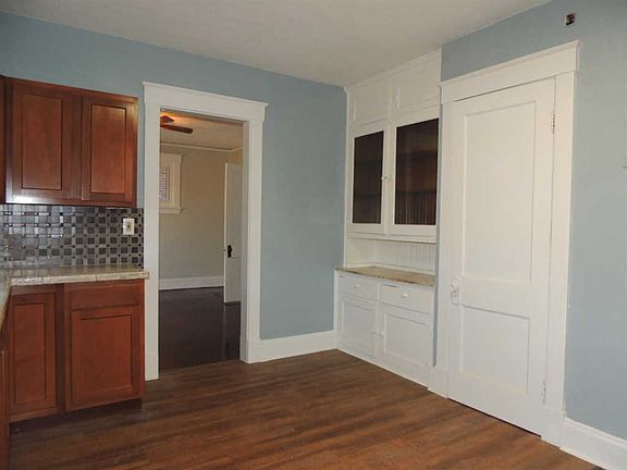 5th image of 4422 Vine St