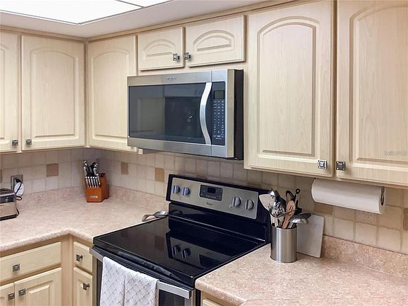 5th image of 4736 Jasper Dr APT 207