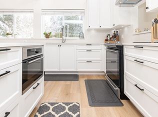 6251 Jasper Rd, Sechelt, BC V7Z 0M2