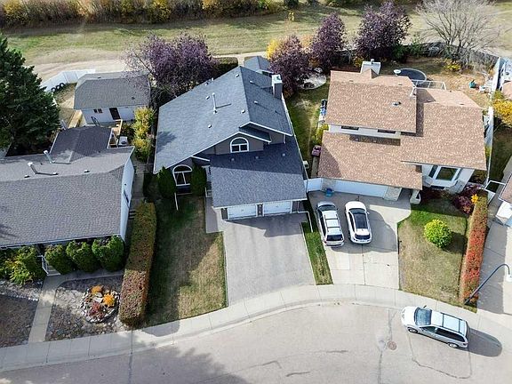 3rd image of 78 E Dunning Cres