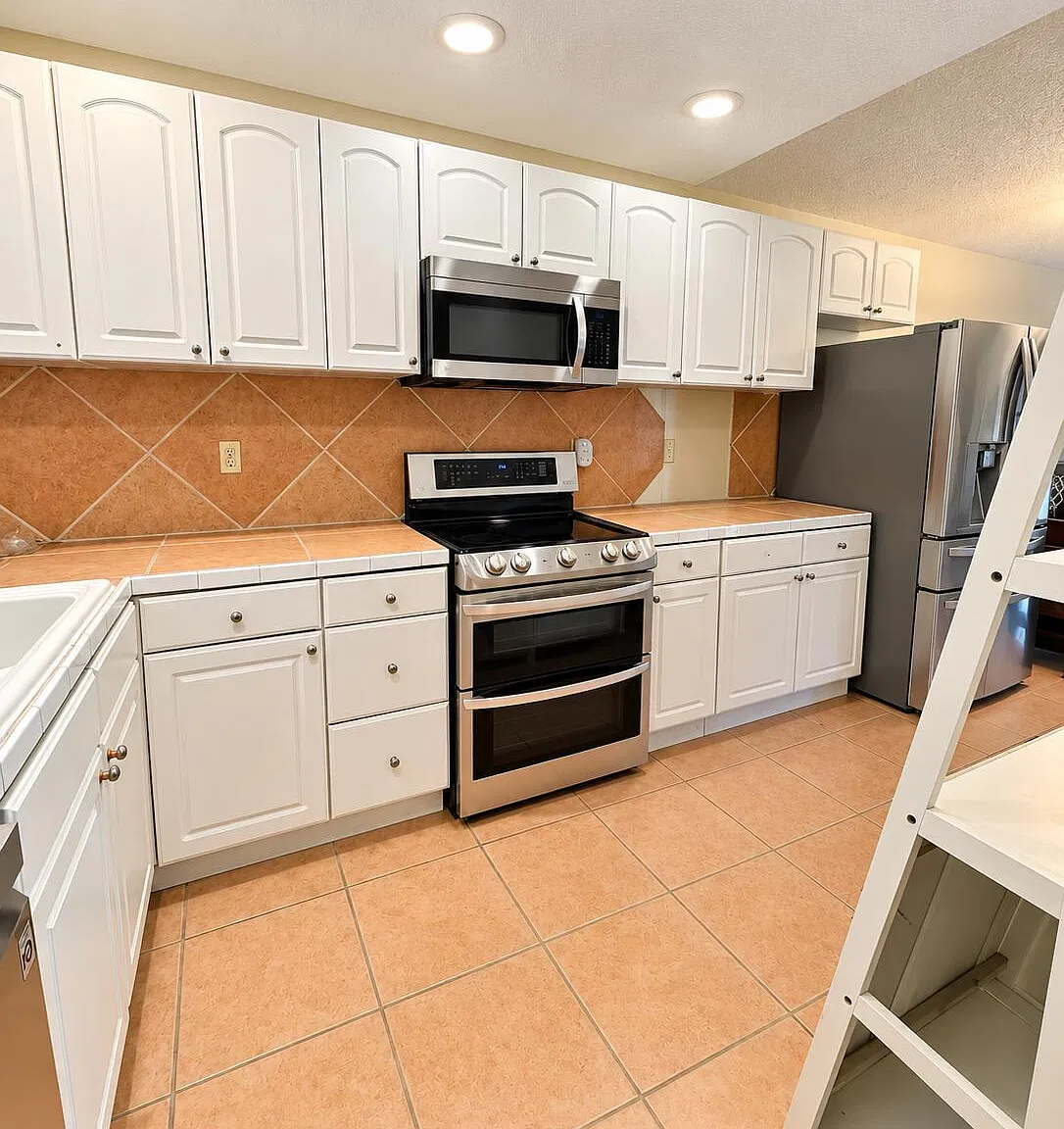 1 bed, 2.0 bath, 827 sqft, $2,400 — Photo 4