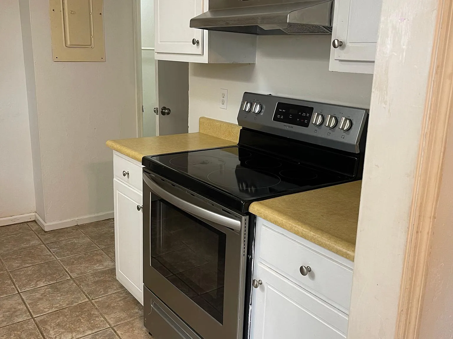1552 Live Oak Dr — Photo 4