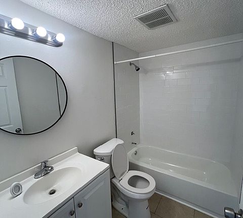 3rd image of 5331 Lemon St #5331