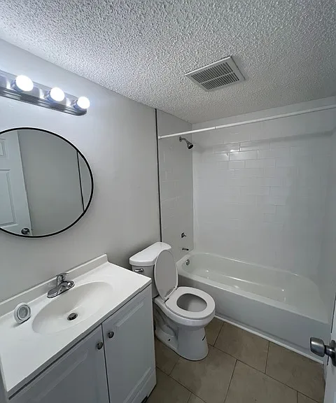 5331 Lemon St #5331 — Photo 3
