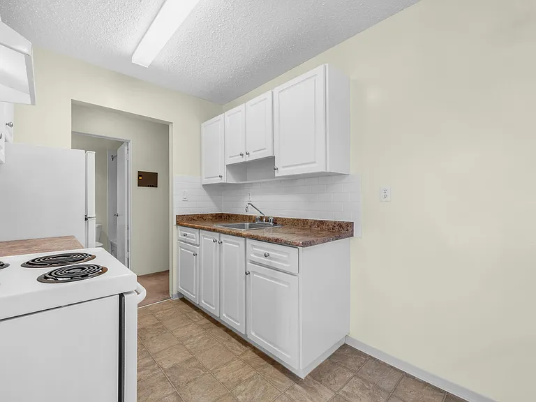 5130 Irving St — Photo 6
