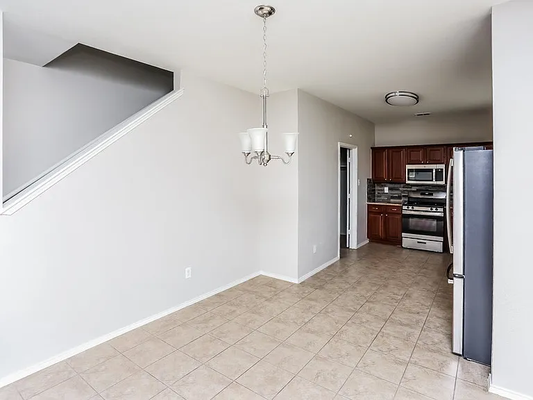 5000 Caraway Dr — Photo 5