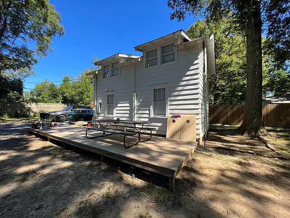4th image of 3750 Poplar Ave
