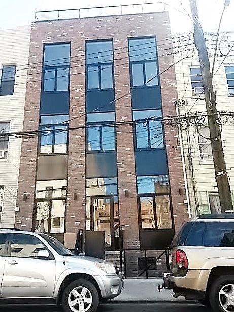 1st image of 302 Stanhope St #4