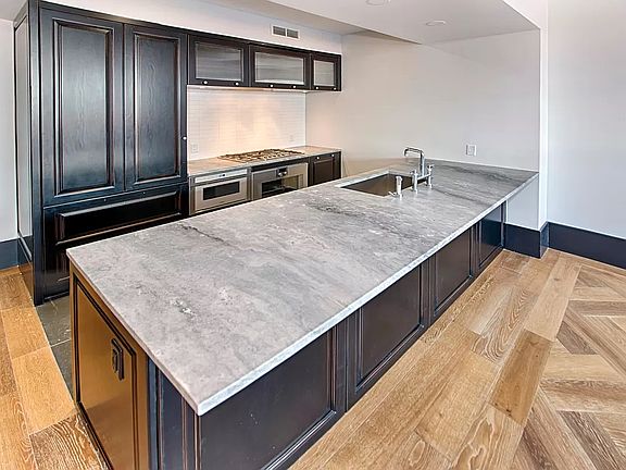 3rd image of 51 Jay St #3B