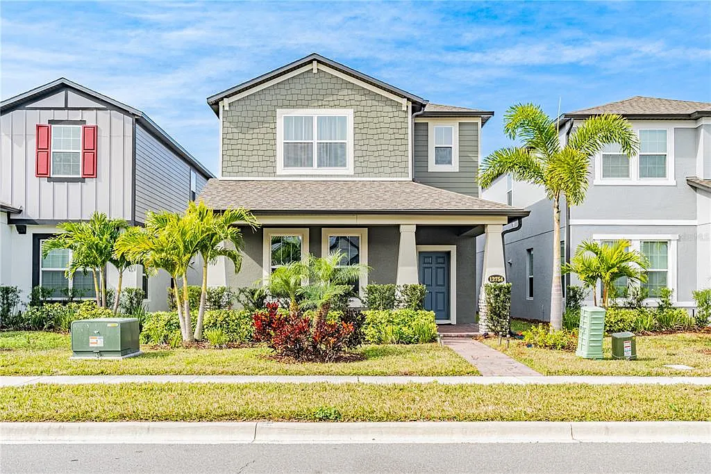 3 bed, 2.5 bath, 2322 sqft, $3,000 — Photo 1
