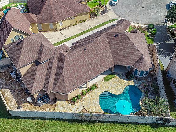 2nd image of 2683 Fairwood Dr