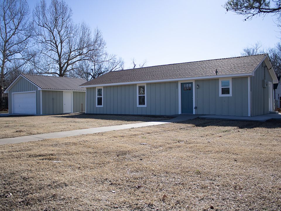 1st image of 302 W Stumbo Ave