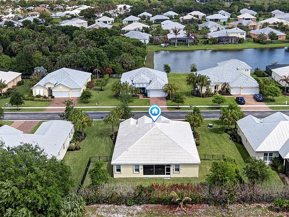 4th image of 2557 Saint Lucia Cir