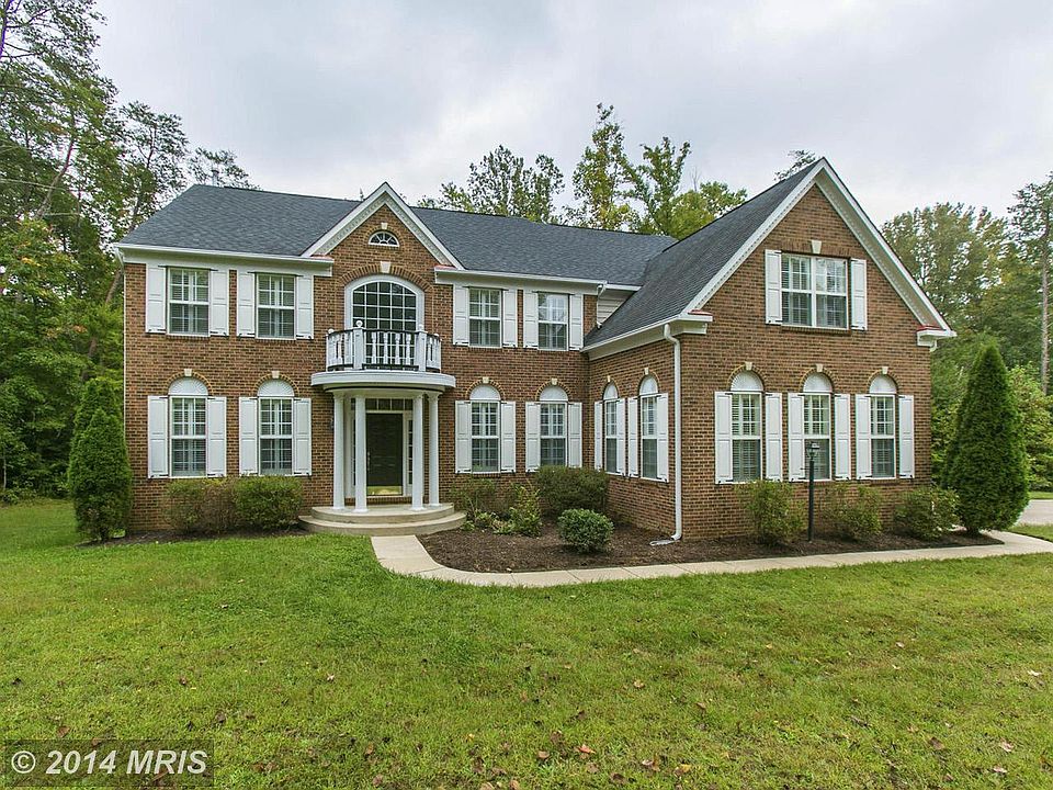 1st image of 10 Meadowbrook Ln