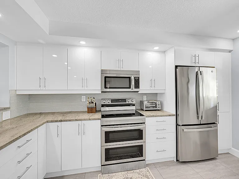 12870 Briarlake Dr #201 — Photo 7