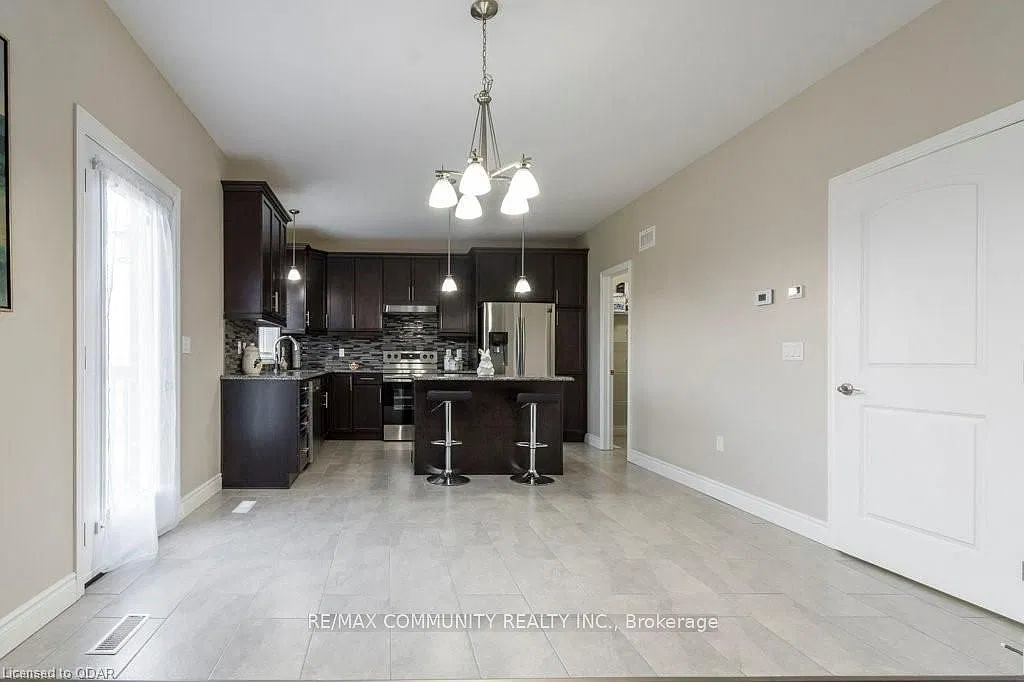 3 bed, $3,100 — Photo 4