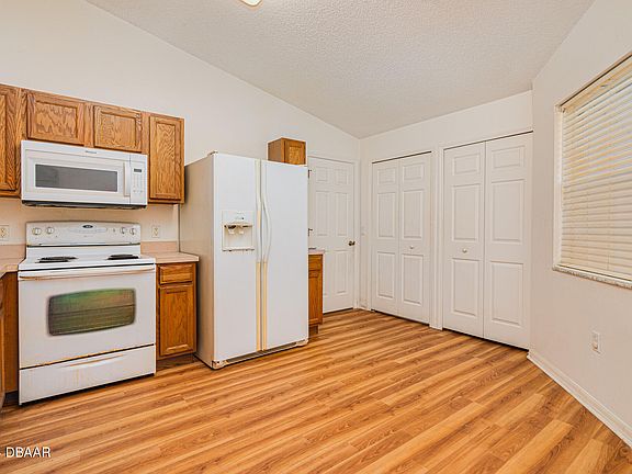 5th image of 213 Grand Preserve Way