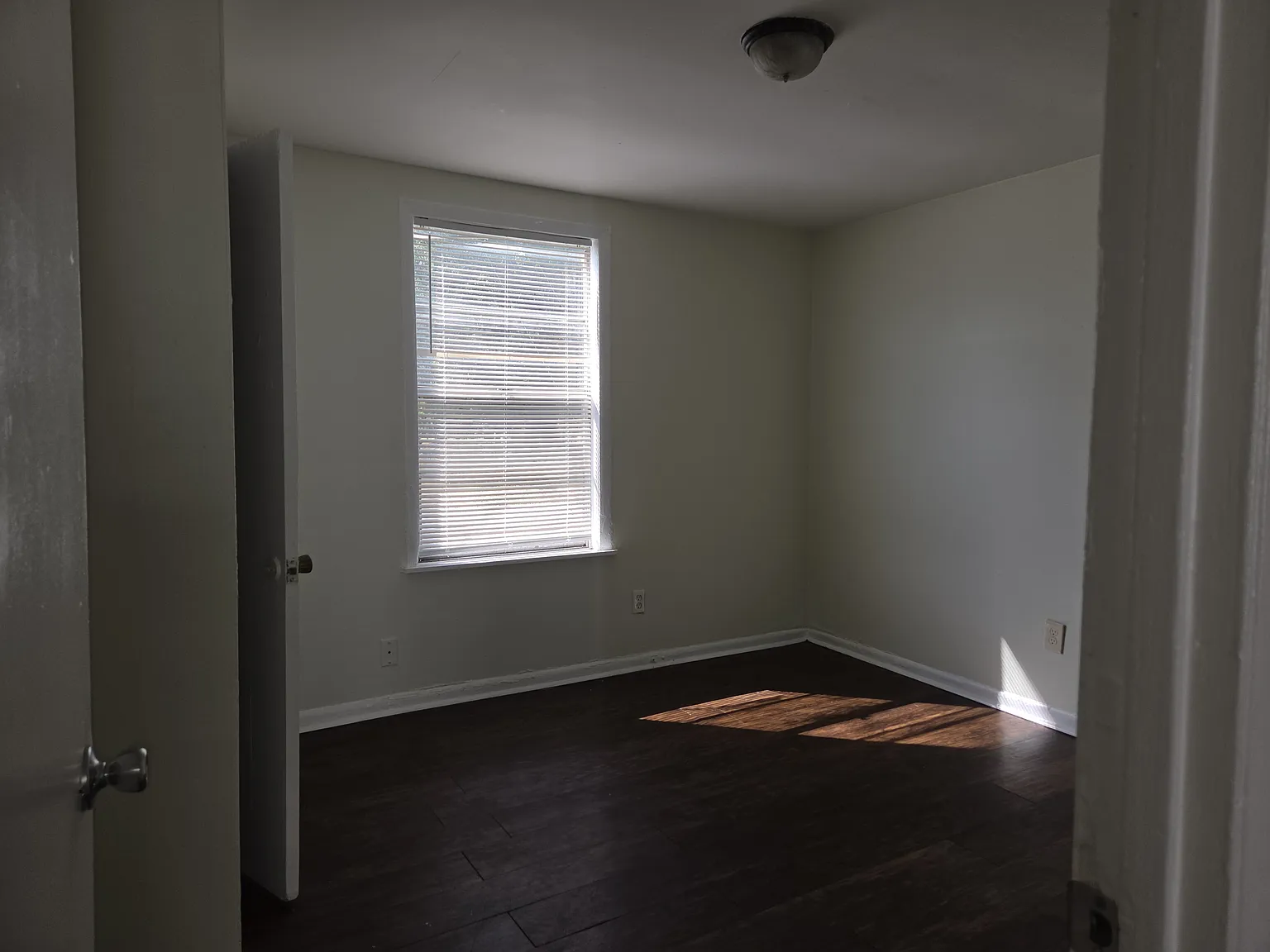 2 bed, 1200 sqft, $750 — Photo 4