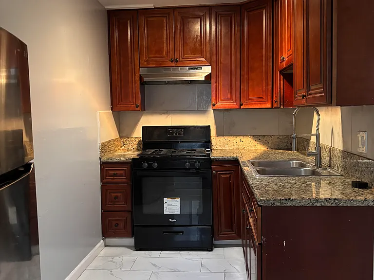 5265 Pirotte Dr — Photo 5