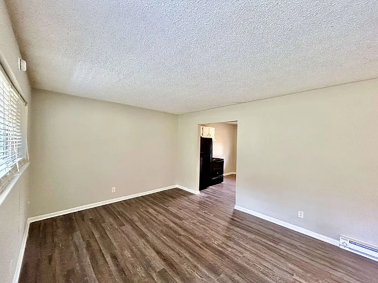 207 Valley View Ave #6 — Photo 1