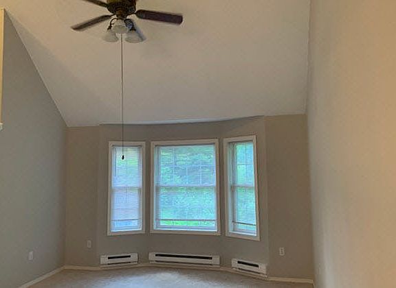 2nd image of 146 Tannenbaum Way