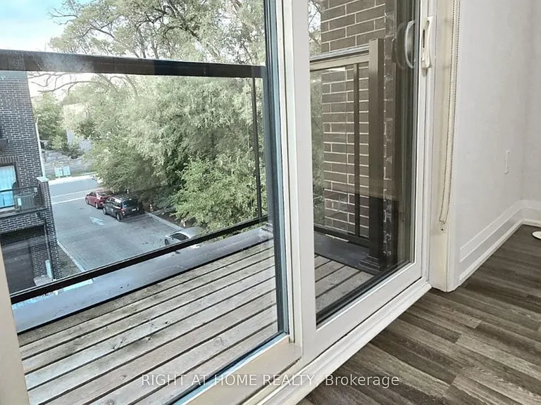 1758 Lawrence Ave W #1 — Photo 29