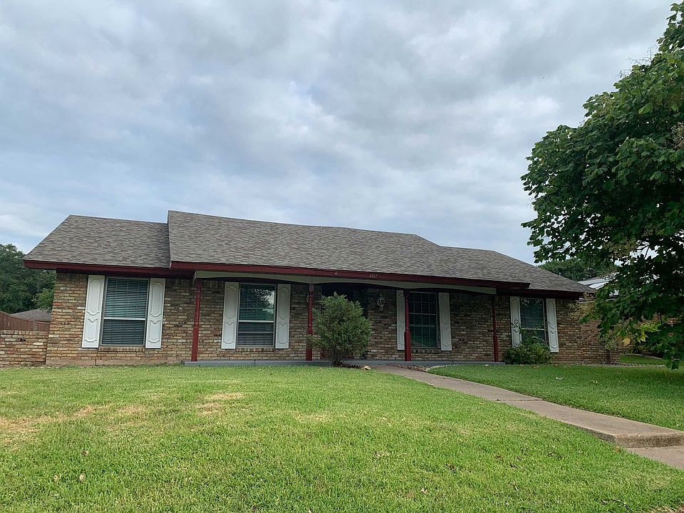 1st image of 2417 Stone Creek Dr