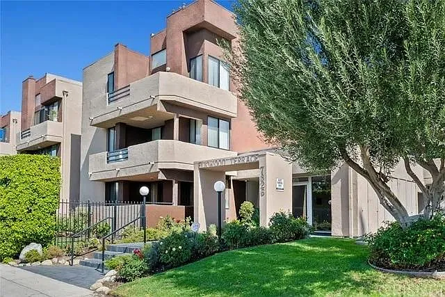 7826 Topanga Canyon Blvd #309 — Photo 22