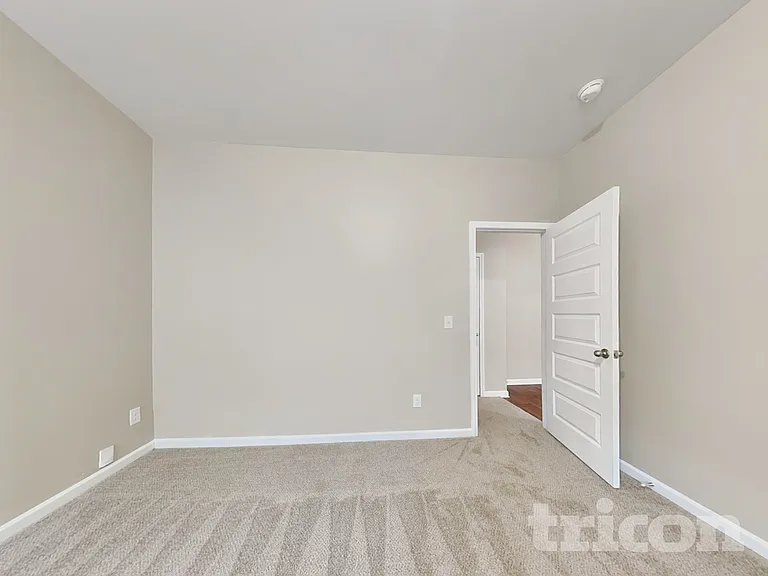 196 Sims Ct — Photo 9