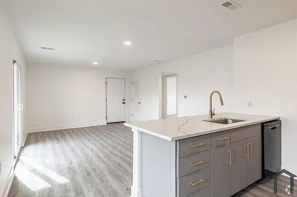 325 W Parkwood Dr #9
