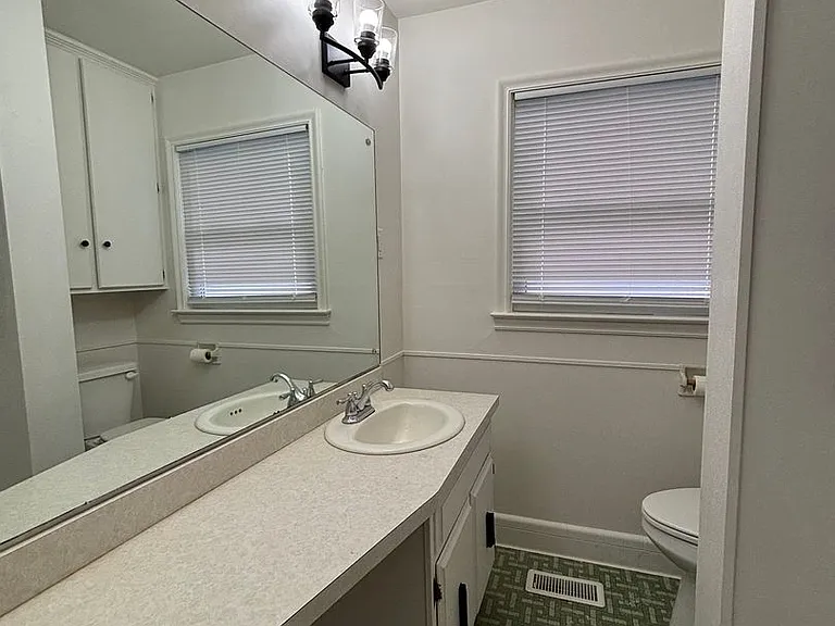 2633 S Toledo Ave — Photo 11