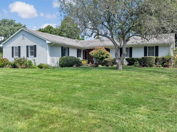 925 Theresa Drive, Mattituck, NY 11952