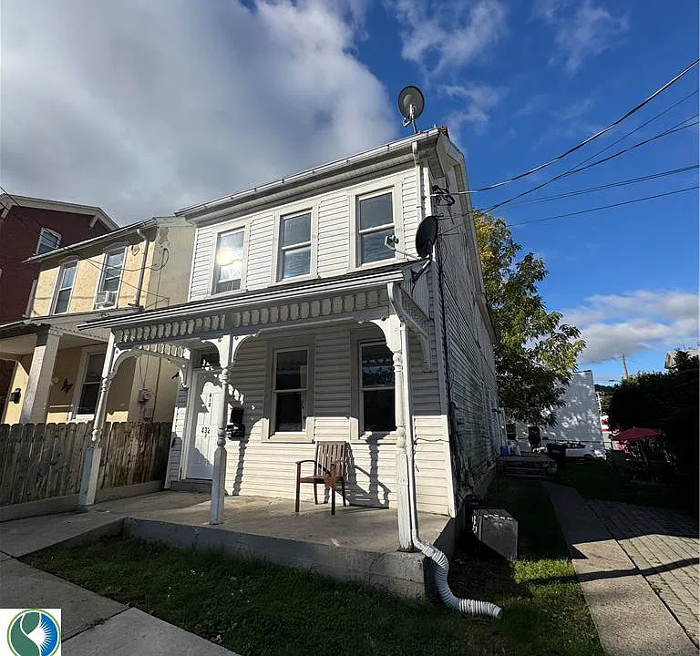 432 Carlton Ave #1
