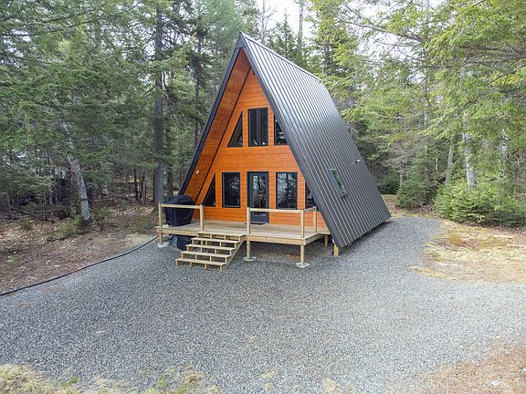 3rd image of 173 Evergreen Way