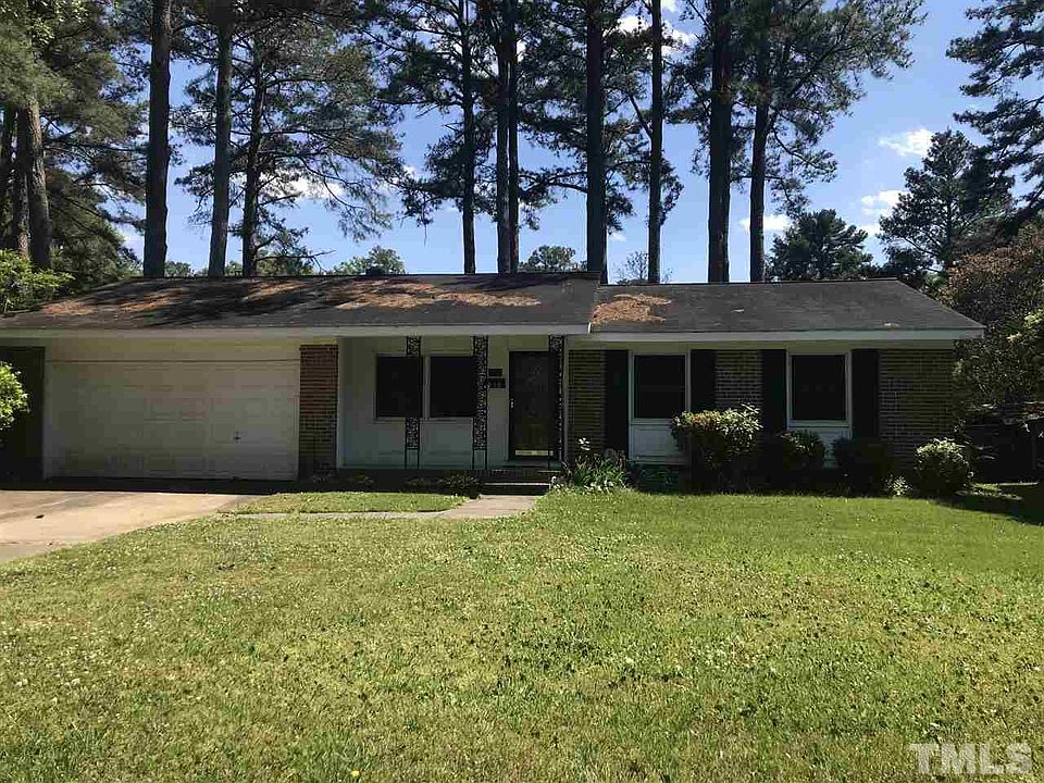 2nd image of 404 Dixie Dr
